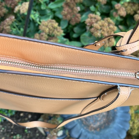 Kate Spade large leather timeless taupe tote GUC - Picture 5 of 8